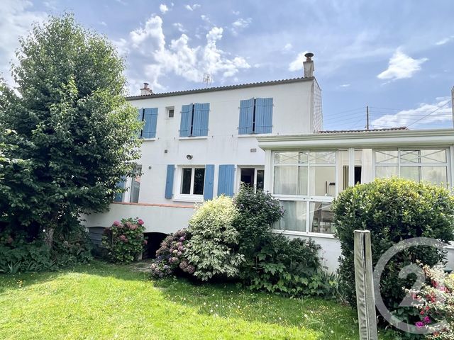 maison à vendre - 7 pièces - 142.83 m2 - LA ROCHE SUR YON - 85 - PAYS-DE-LOIRE - Century 21 Accort'Immo