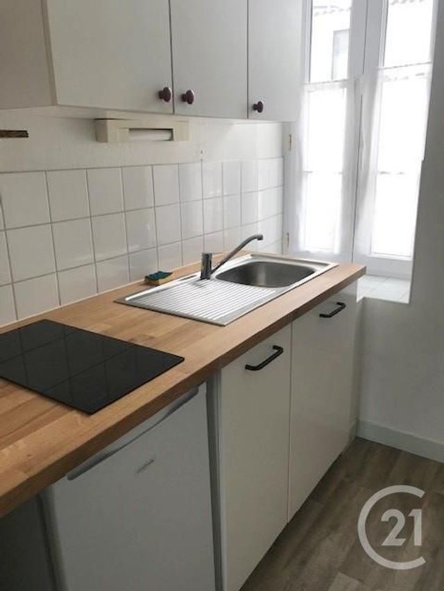 Appartement F2 à louer - 2 pièces - 28.43 m2 - LA ROCHE SUR YON - 85 - PAYS-DE-LOIRE - Century 21 Accort'Immo